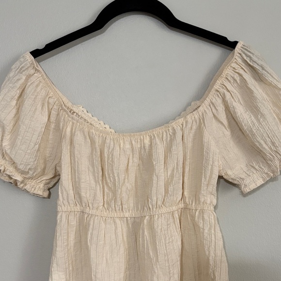 Frankee & Skylarr Cream Off-Shoulder Blouse - Picture 8 of 8